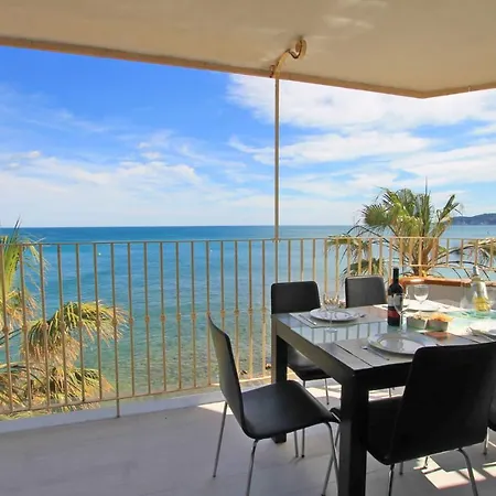 Bay View Apartment *